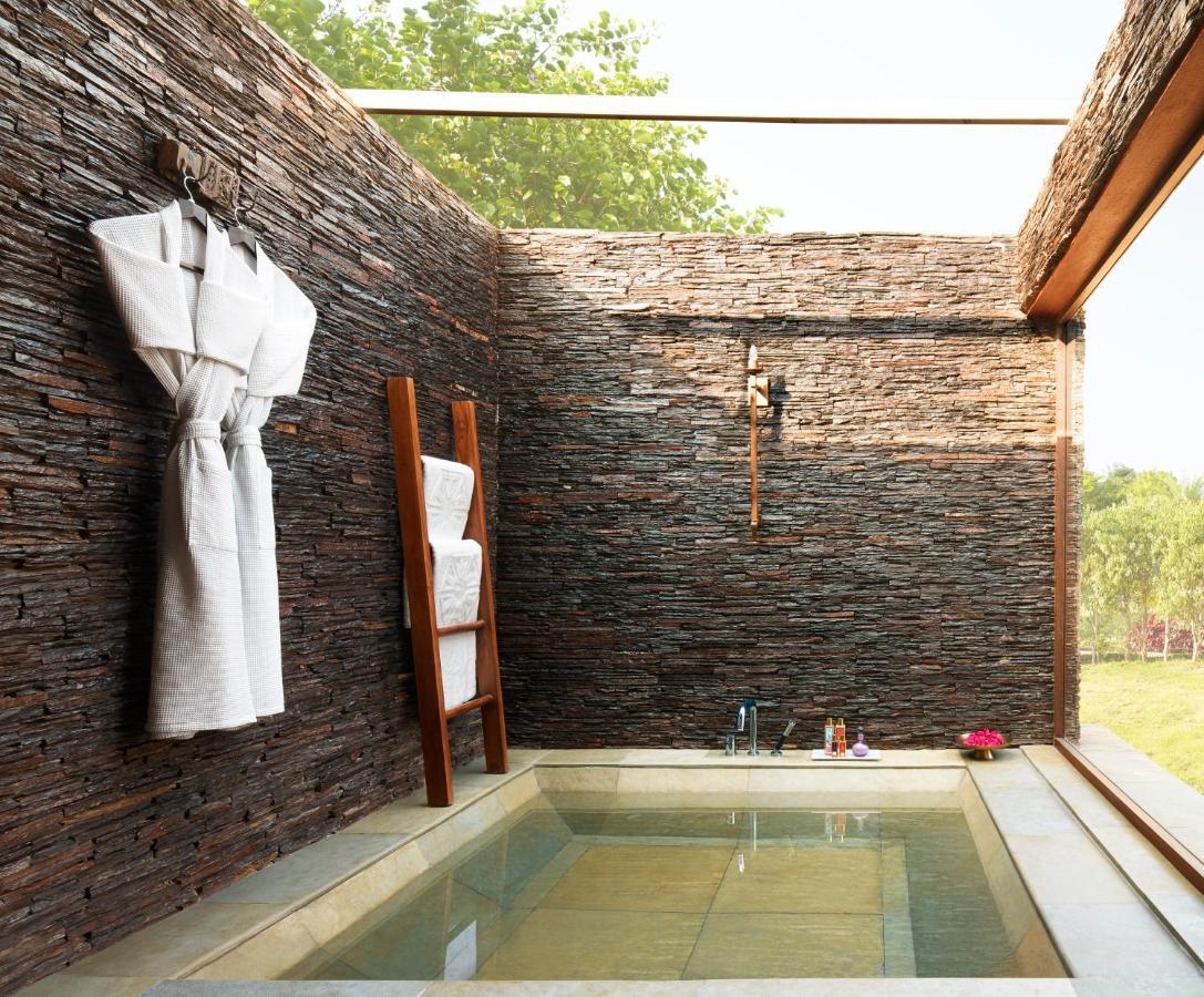 Taj Aravali Resort & Spa Udaipur Exterior foto